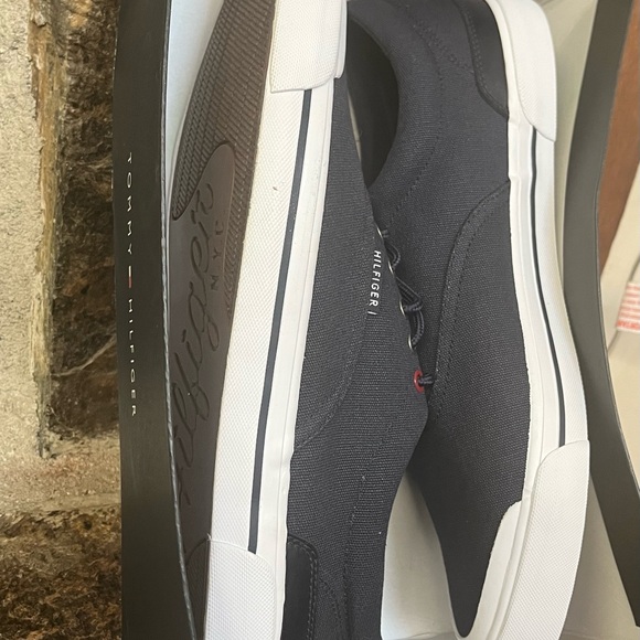 Tommy Hilfiger Men’s Pallet Canvas Sneaker - Picture 6 of 8